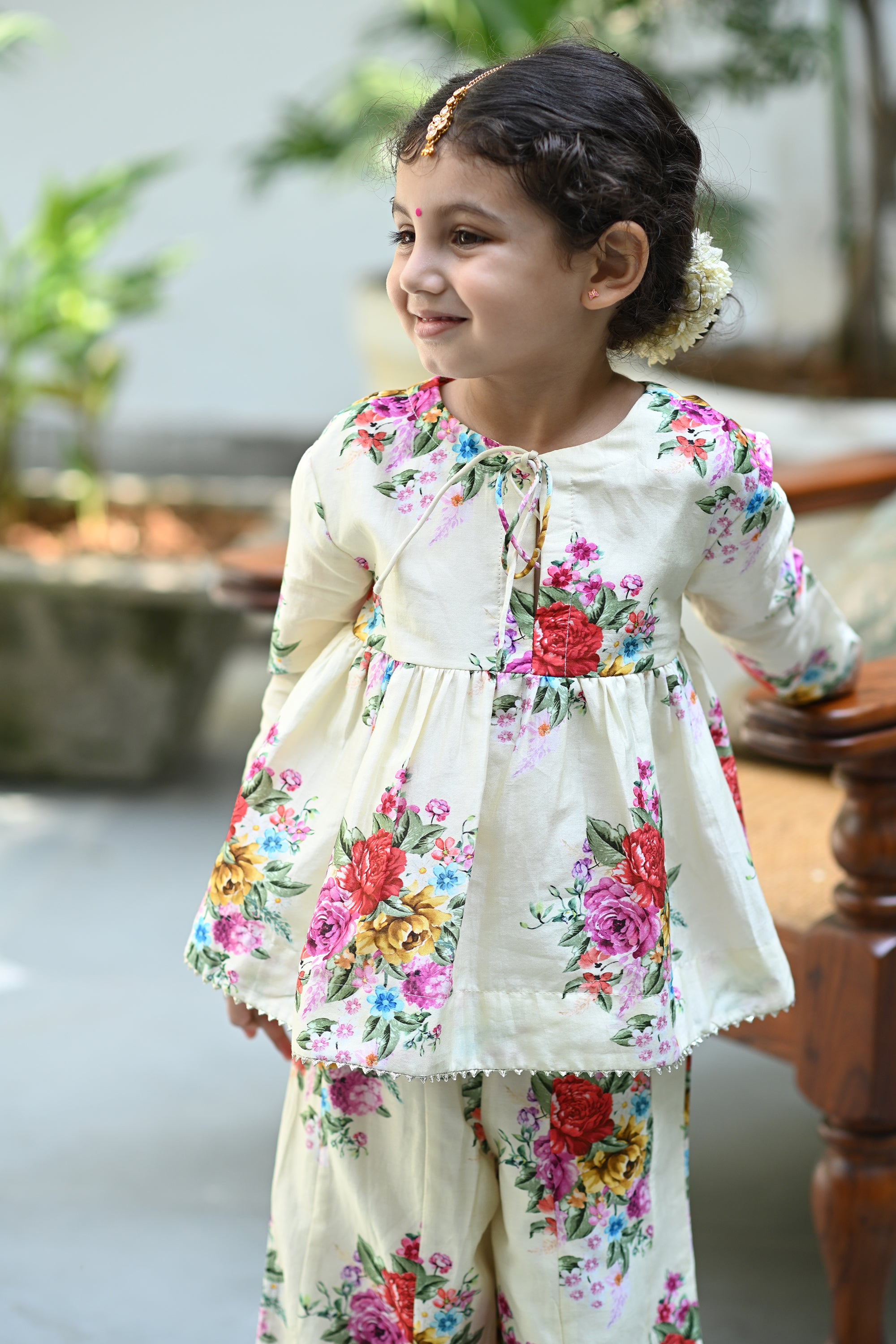 Gulneet Sharara Set - White Phool Angan
