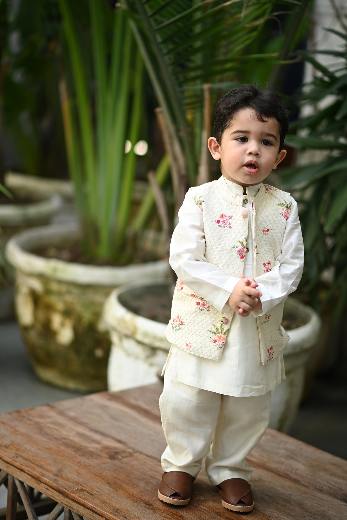 Uday Bandhi, Kurta And Pyjama Set-White Anar Bagh
