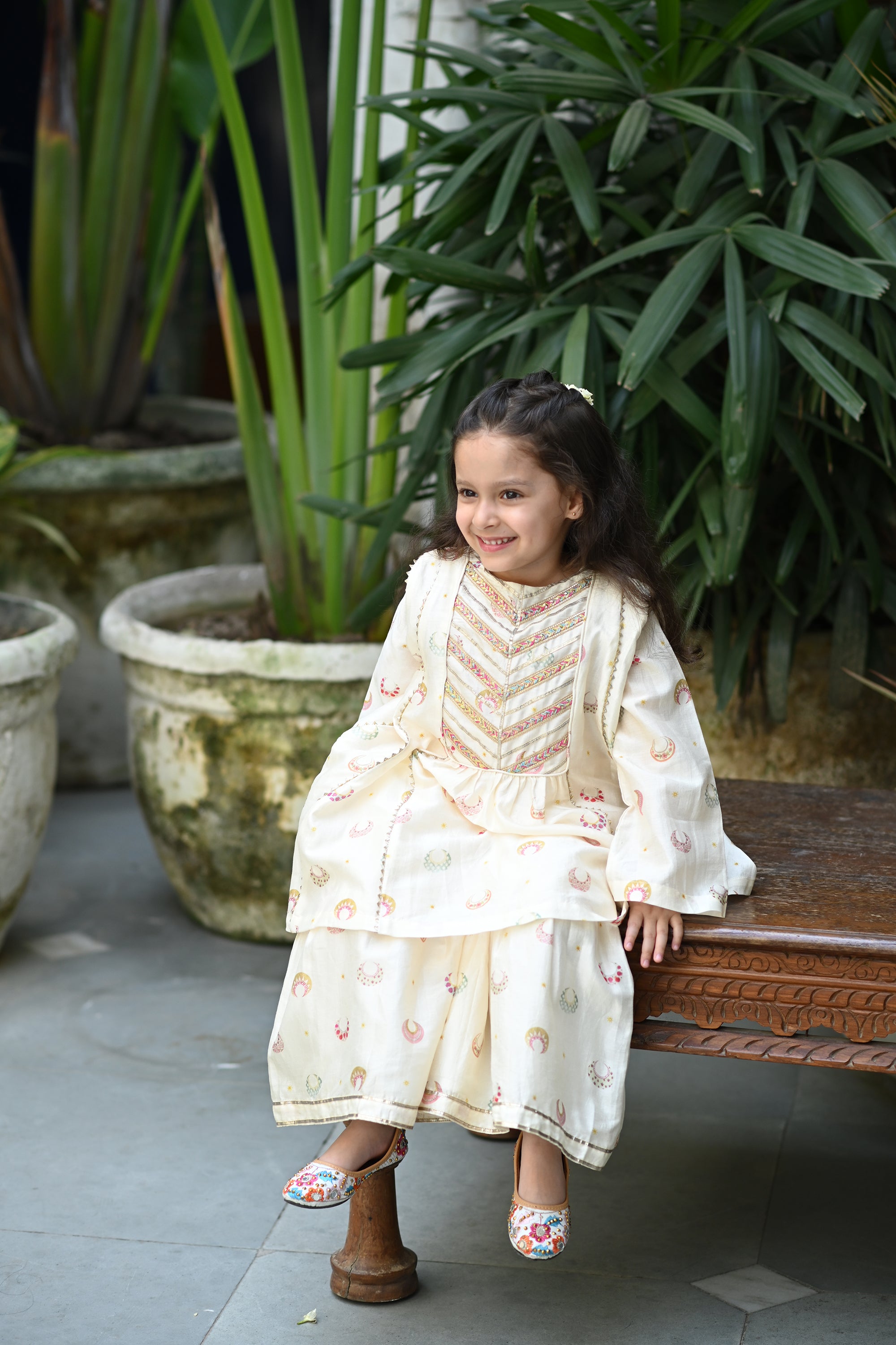 Sara Gharara Set - White Chand Tara