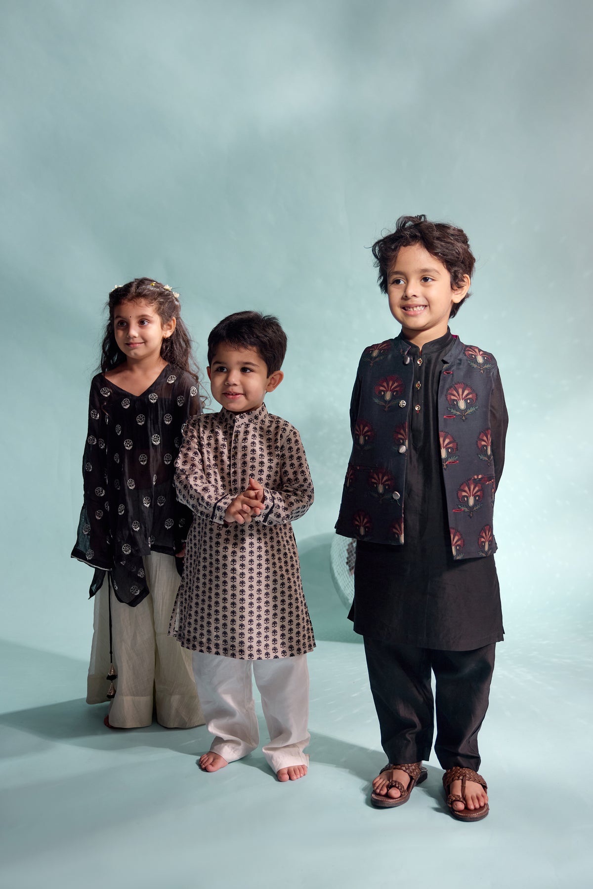 Chaand Chakor Kurta Set