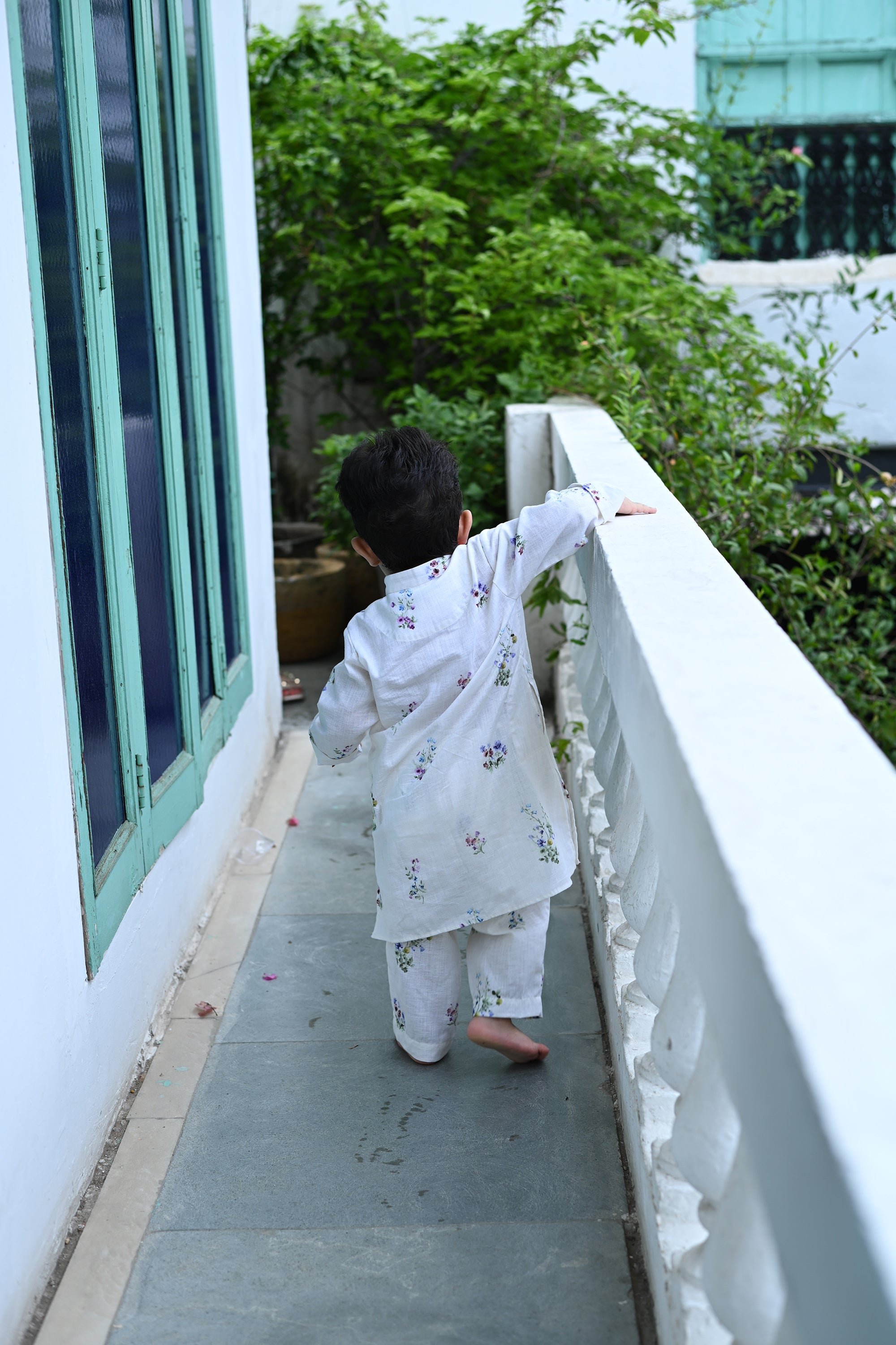 Aadir Kurta Set - White Phool Angan