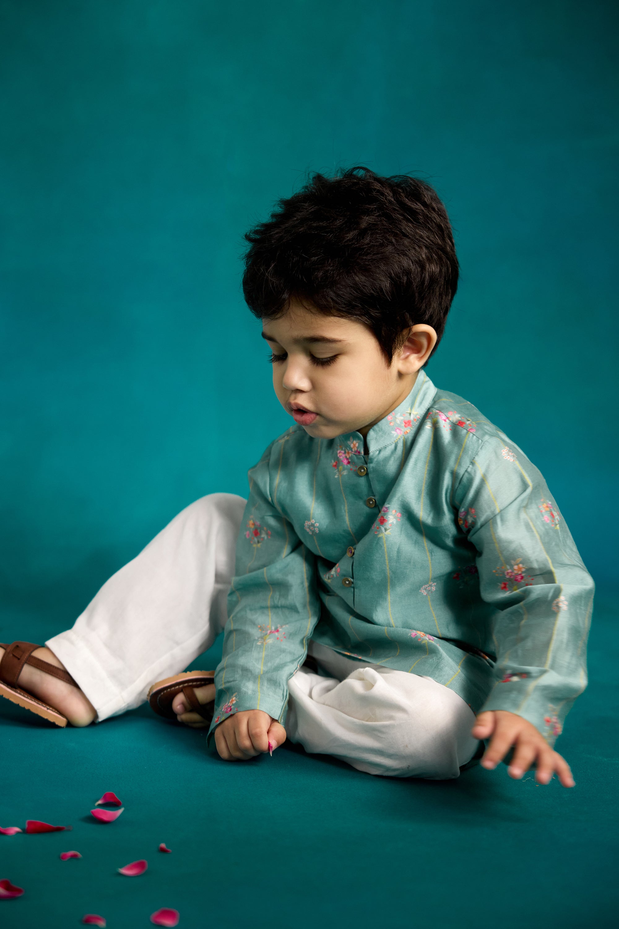 Paan Rekh Chitthi Kurta Set