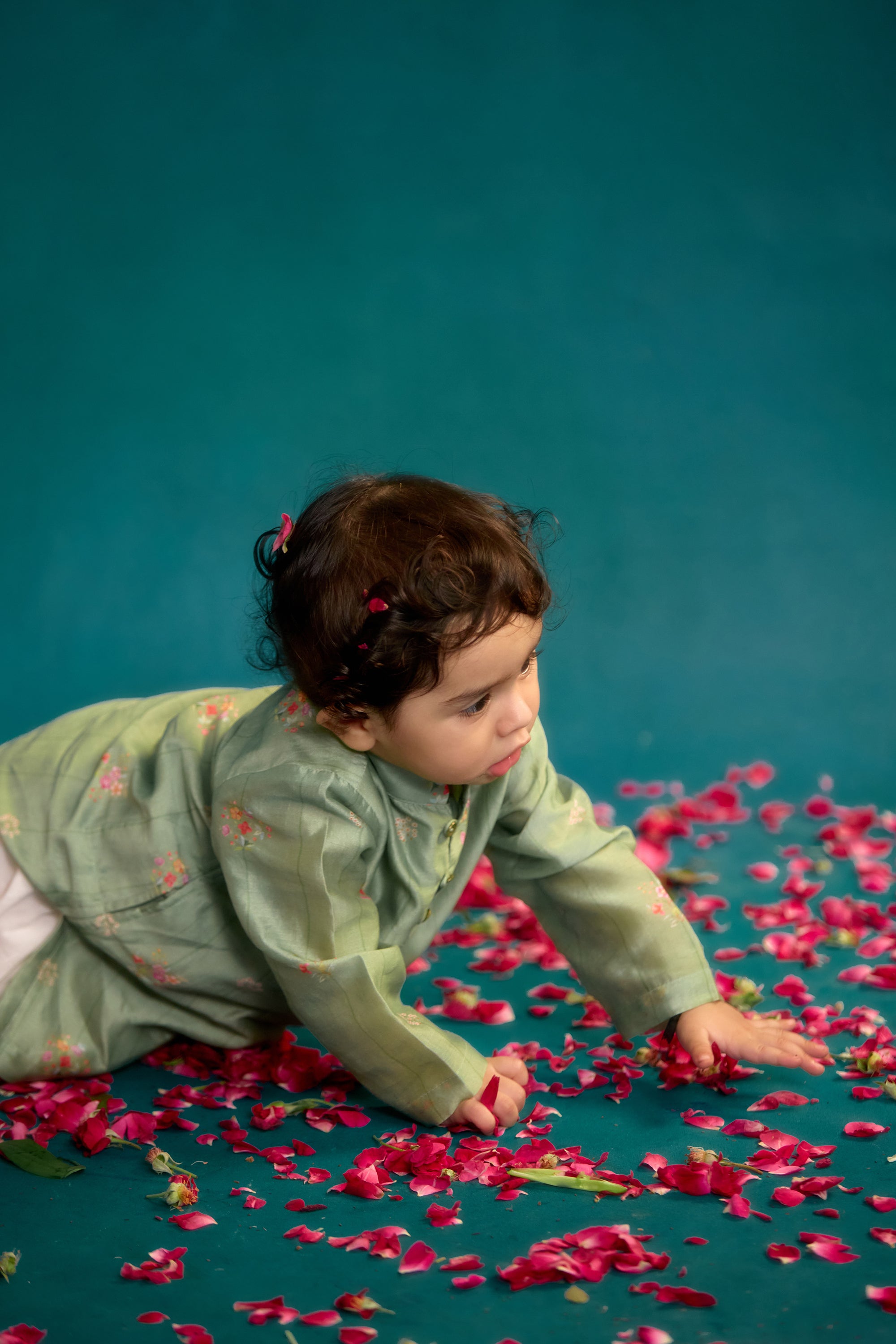 Tulsi Rekh Chitthi Kurta Set