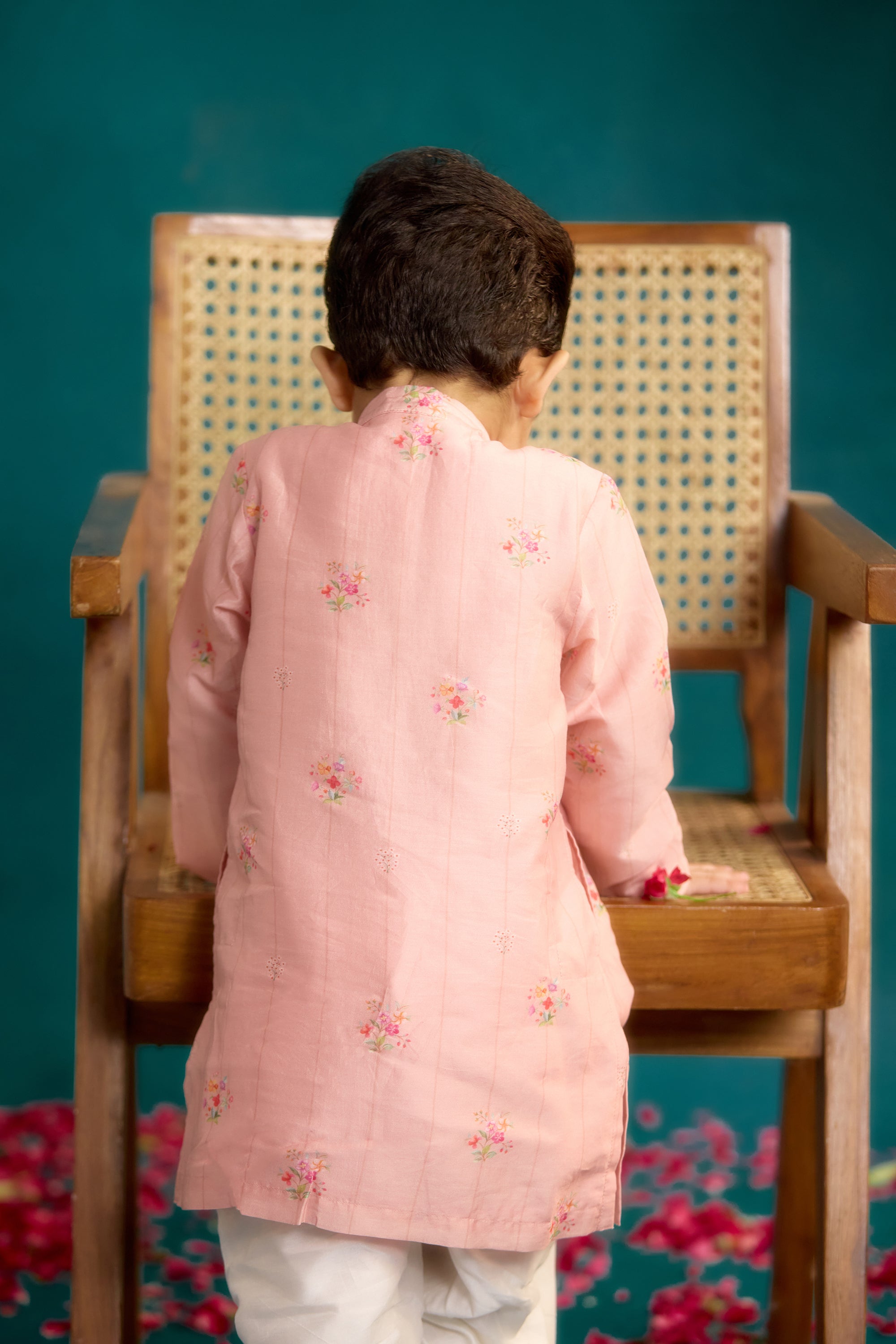 Seher Rekh Chitthi Kurta Set