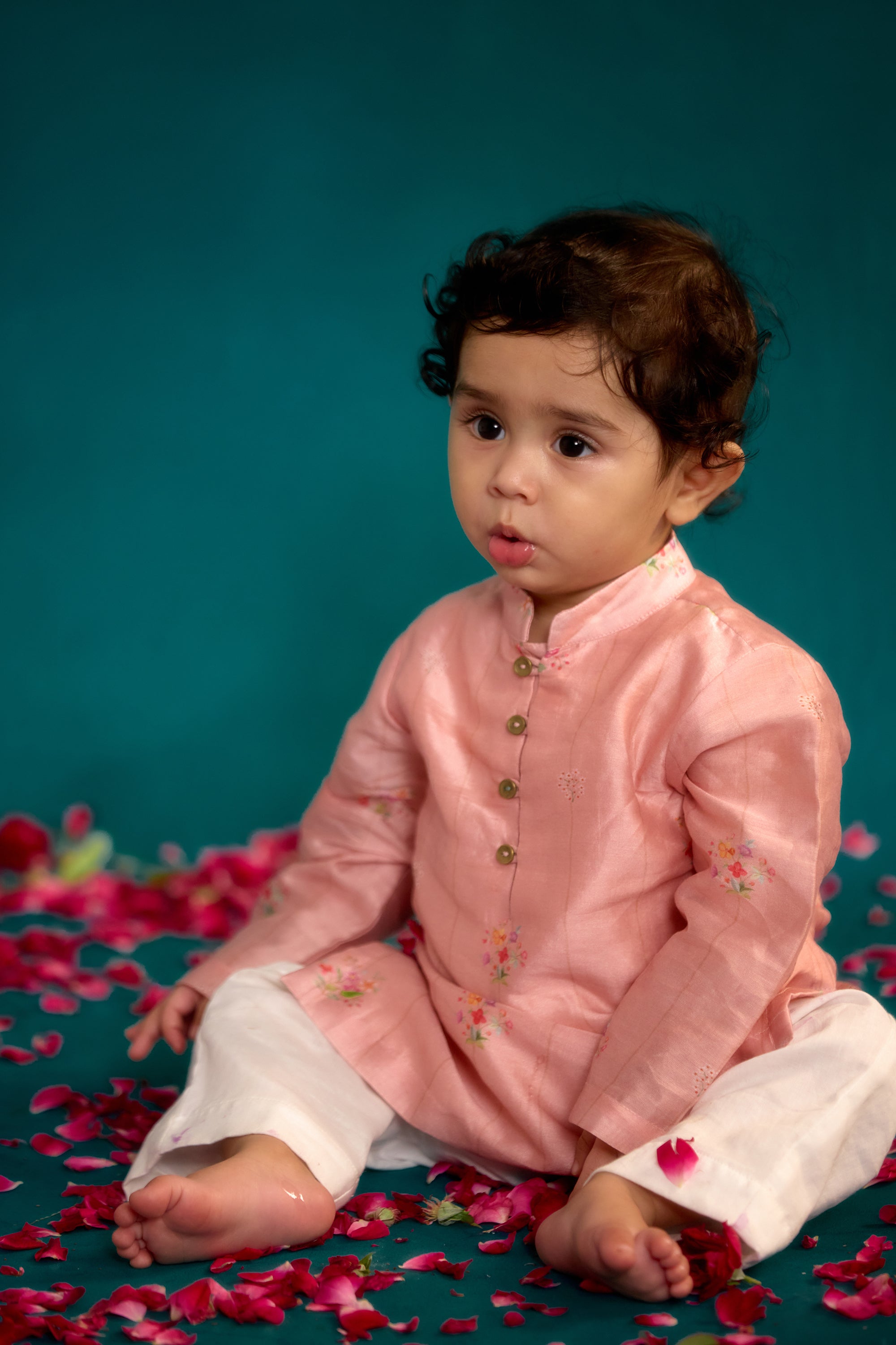 Seher Rekh Chitthi Kurta Set