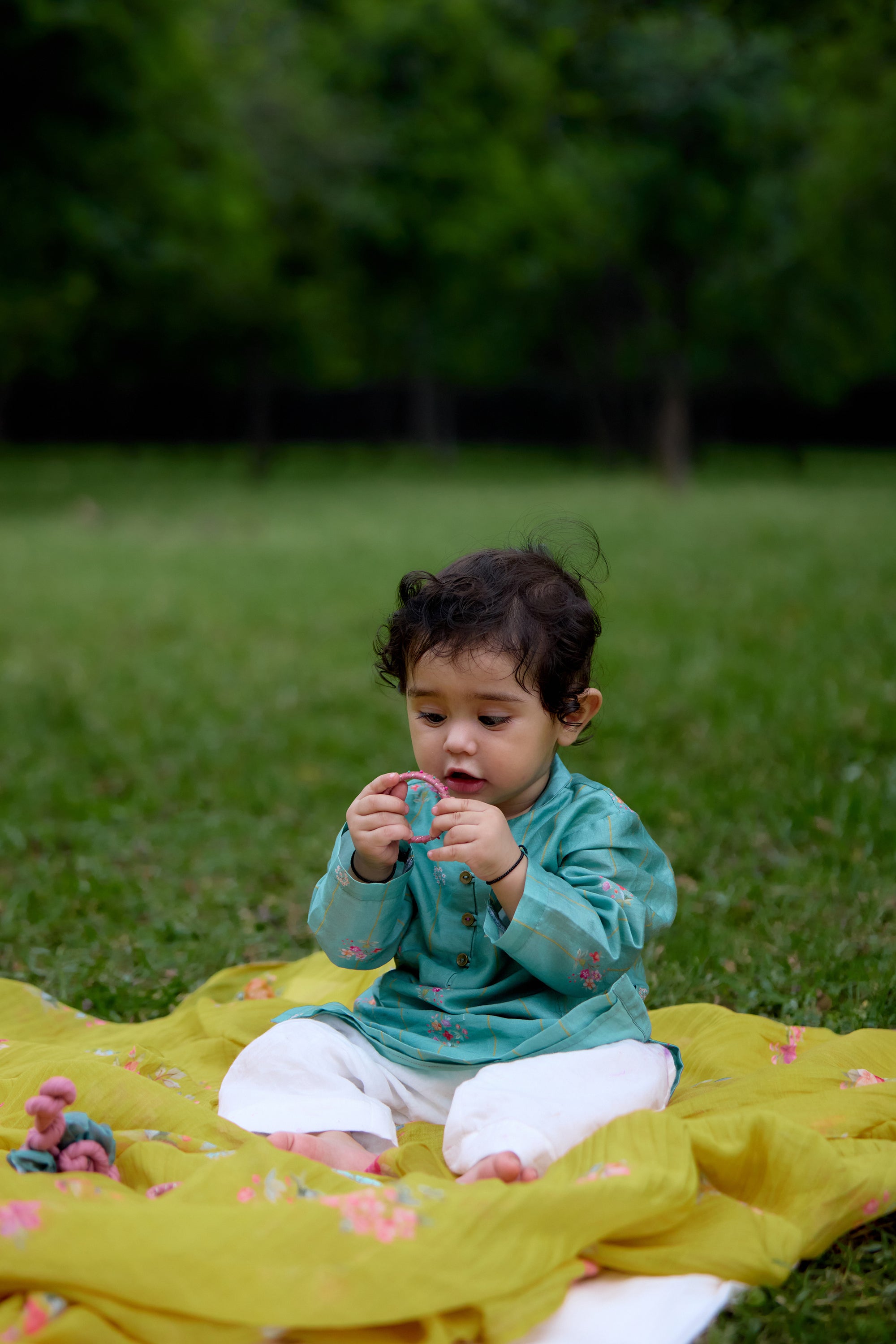 Paan Rekh Chitthi Kurta Set