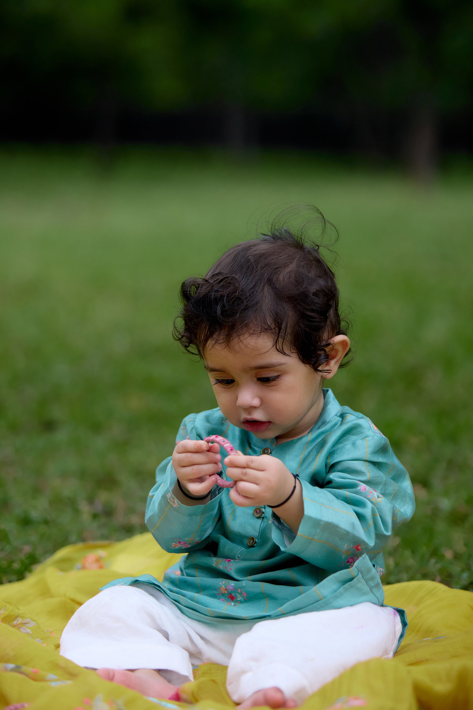 Paan Rekh Chitthi Kurta Set