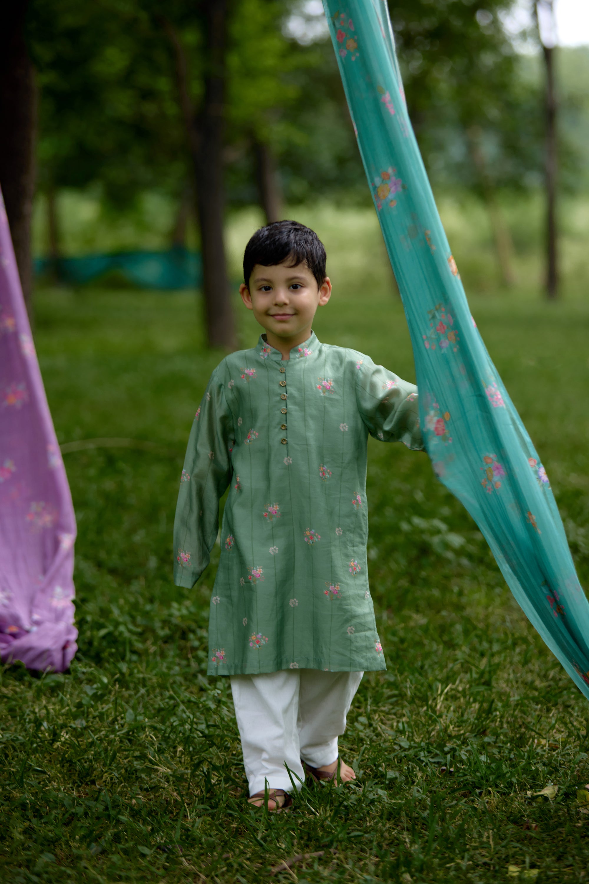 Tulsi Rekh Chitthi Kurta Set