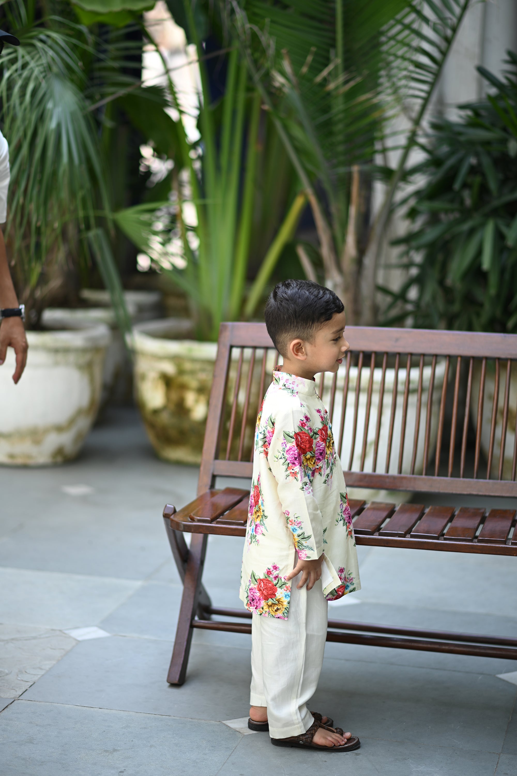 Viraaj Kurta And Pyjama Set-White Floral Bunch