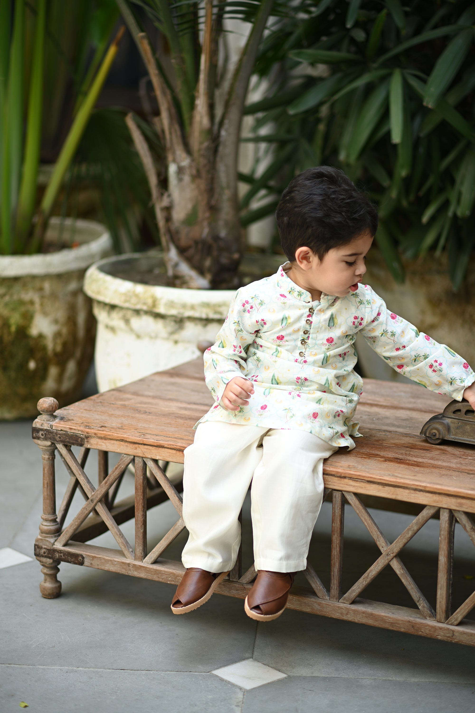 Shiv Kurta And Pyjama Set -Cream Periyaar