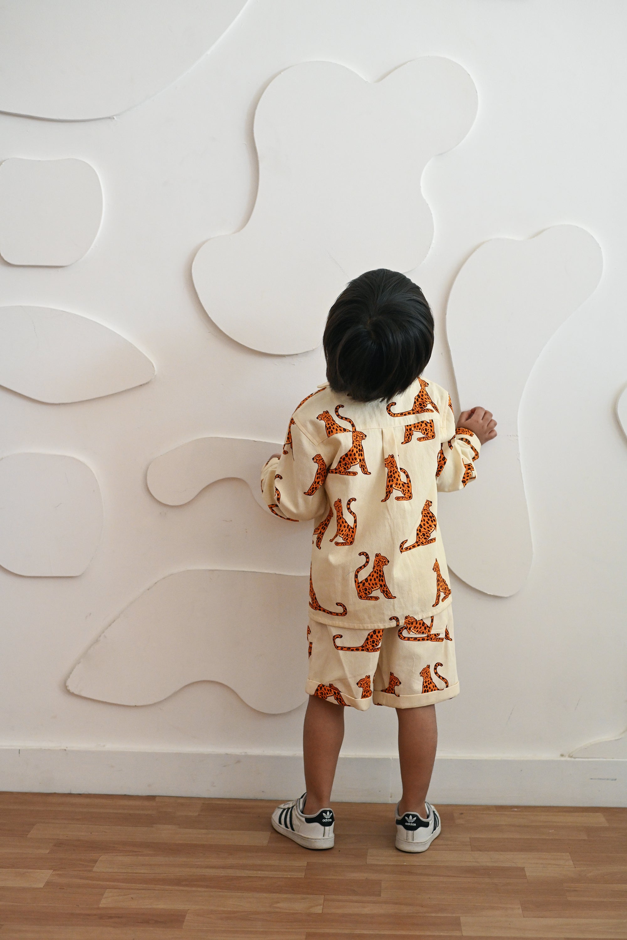 Marthly set-White Leo
