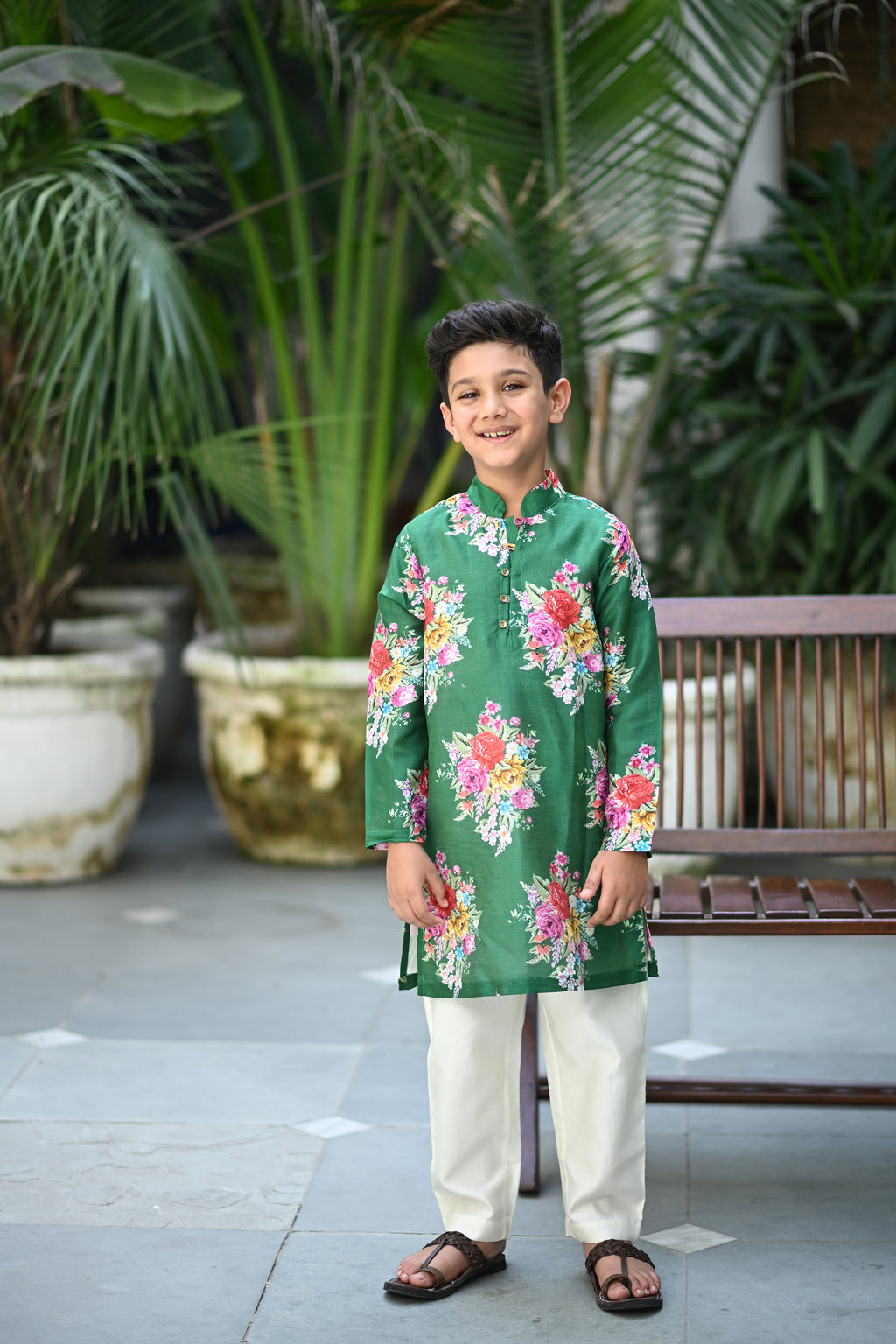 Viraaj Kurta And Pyjama Set-Green Floral Bunch