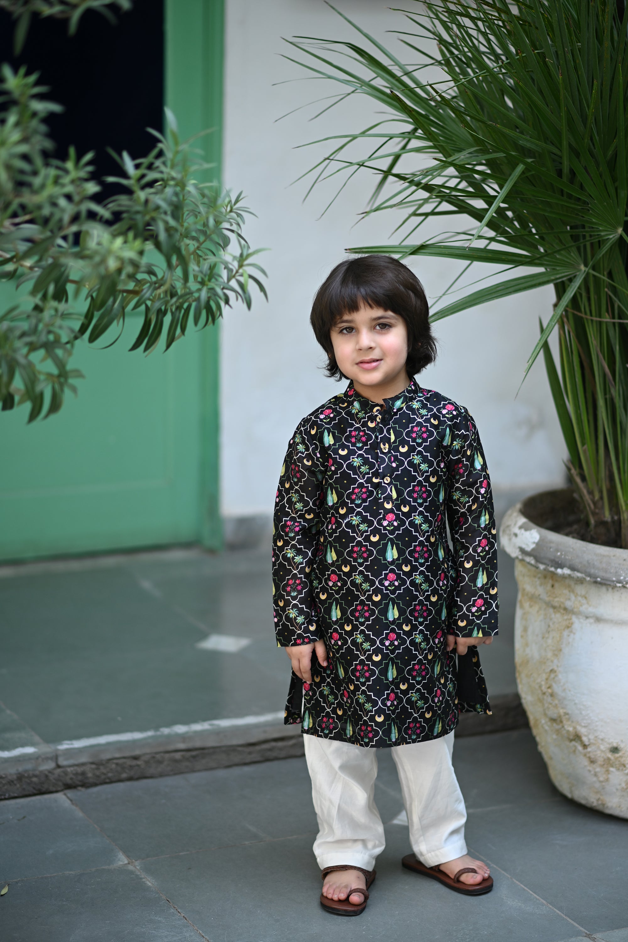 Arsh Kurta And Pyjama Set- Black Periyaar
