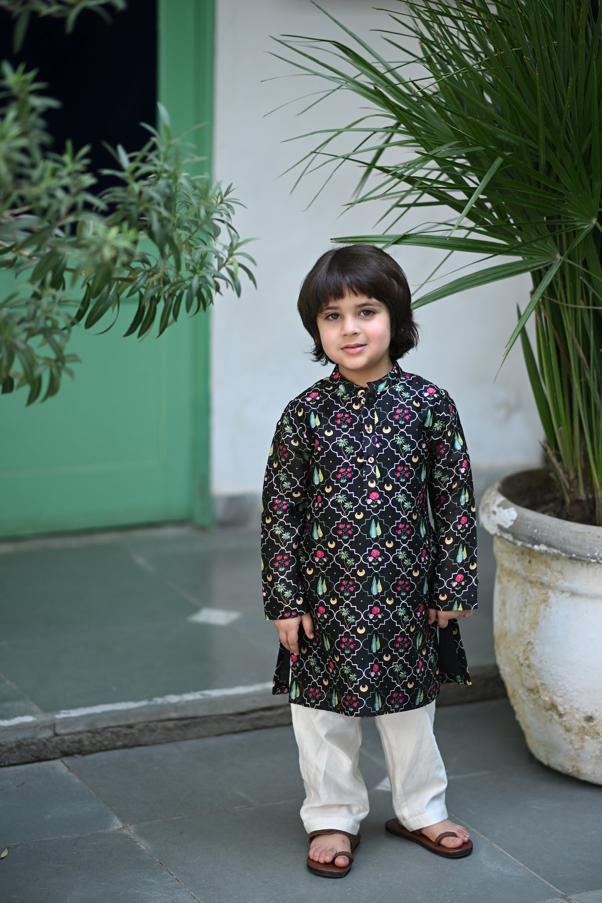 Arsh Kurta And Pyjama Set- Black Periyaar