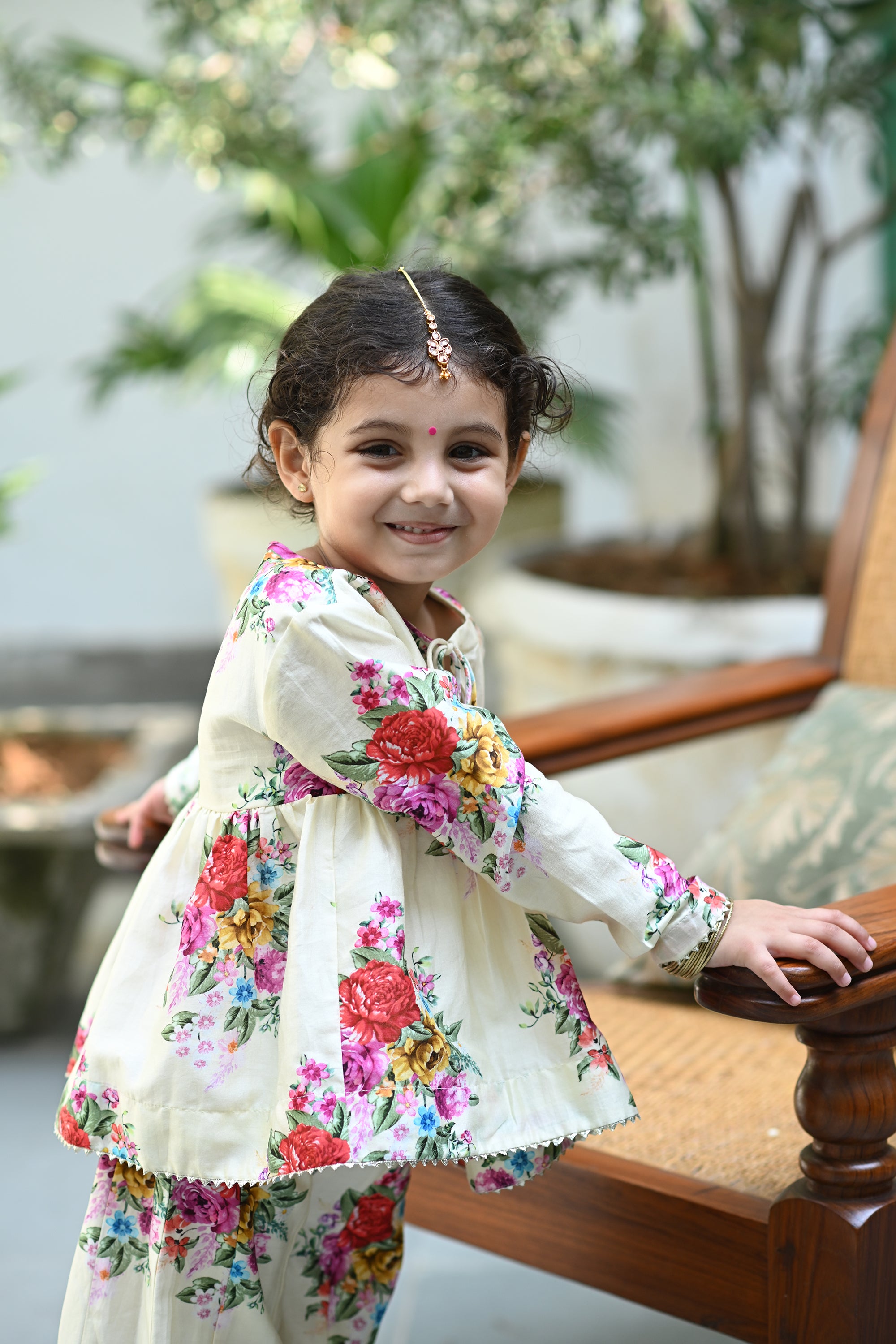 Gulneet Sharara Set - White Phool Angan