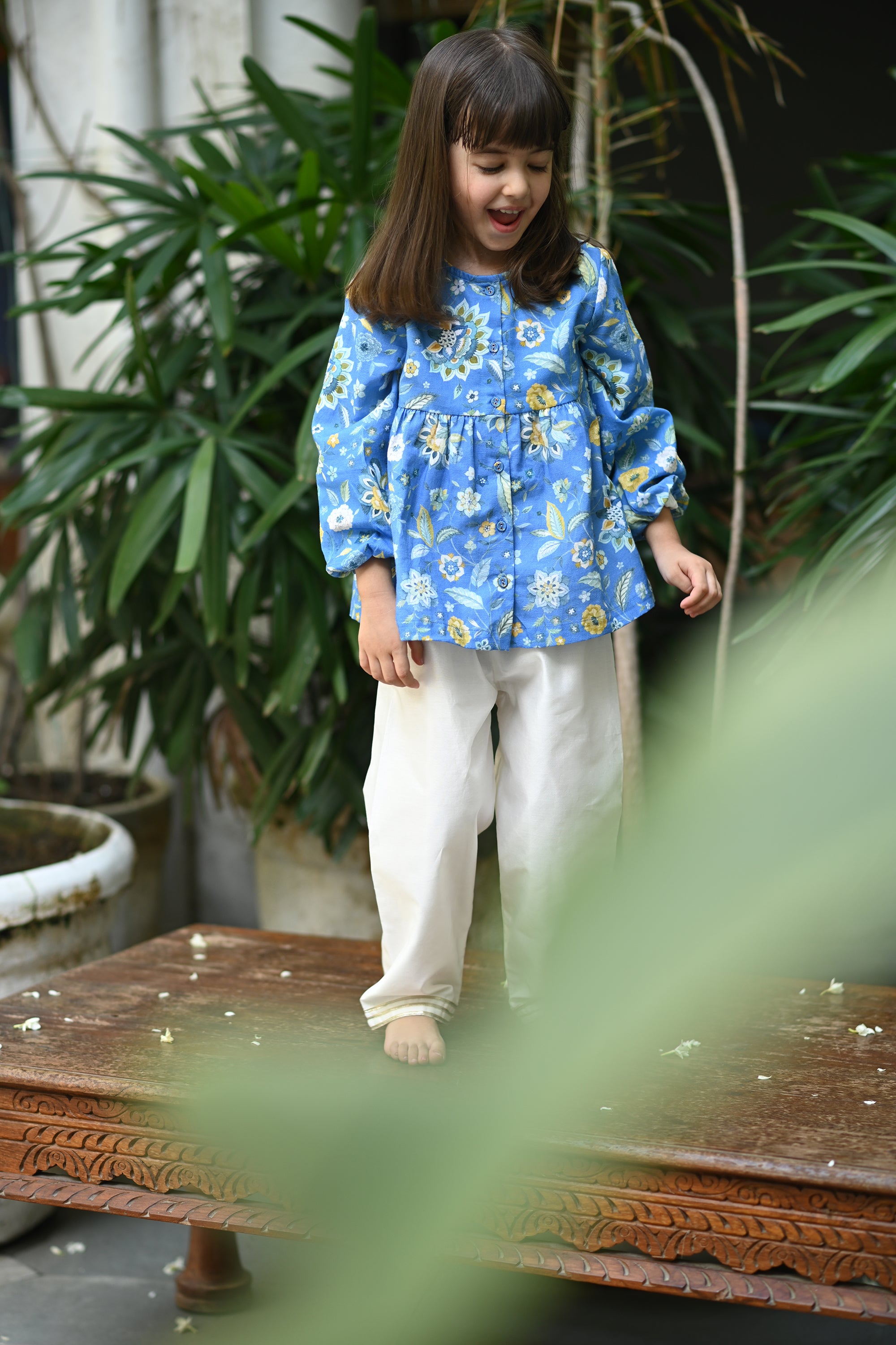 Ojas Set-Sky Blue Chintz