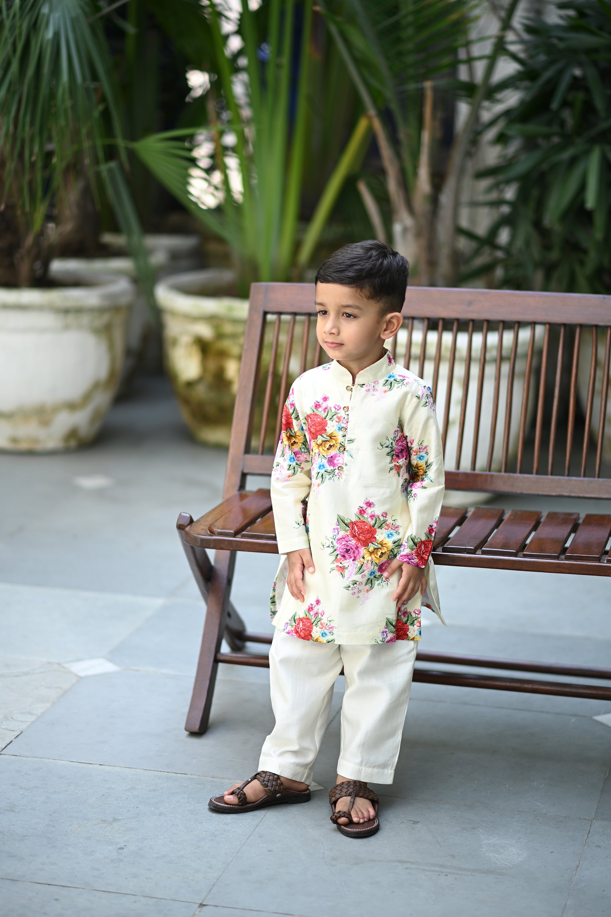 Viraaj Kurta And Pyjama Set-White Floral Bunch