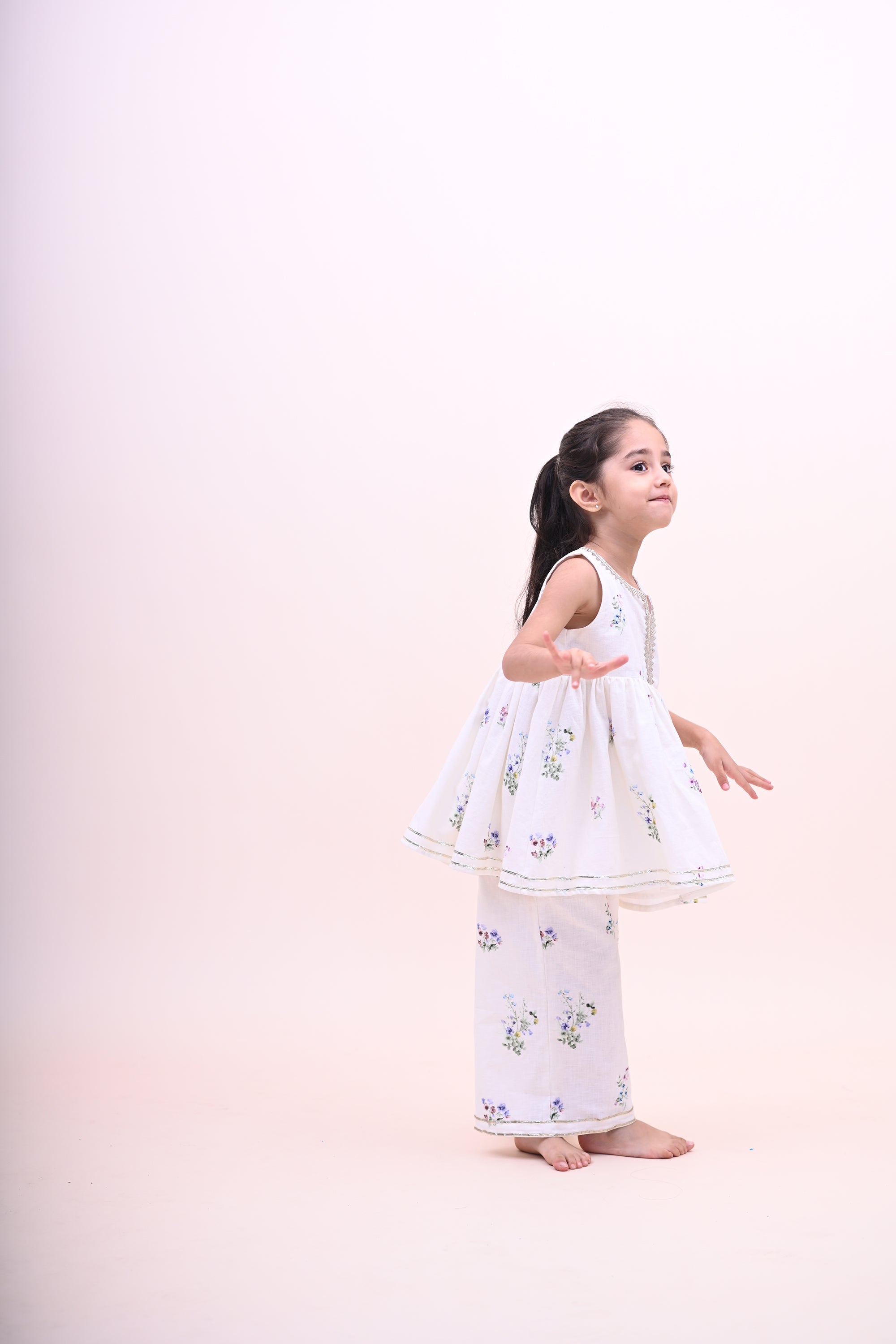 Ira Sharara Set - White Phool Angan