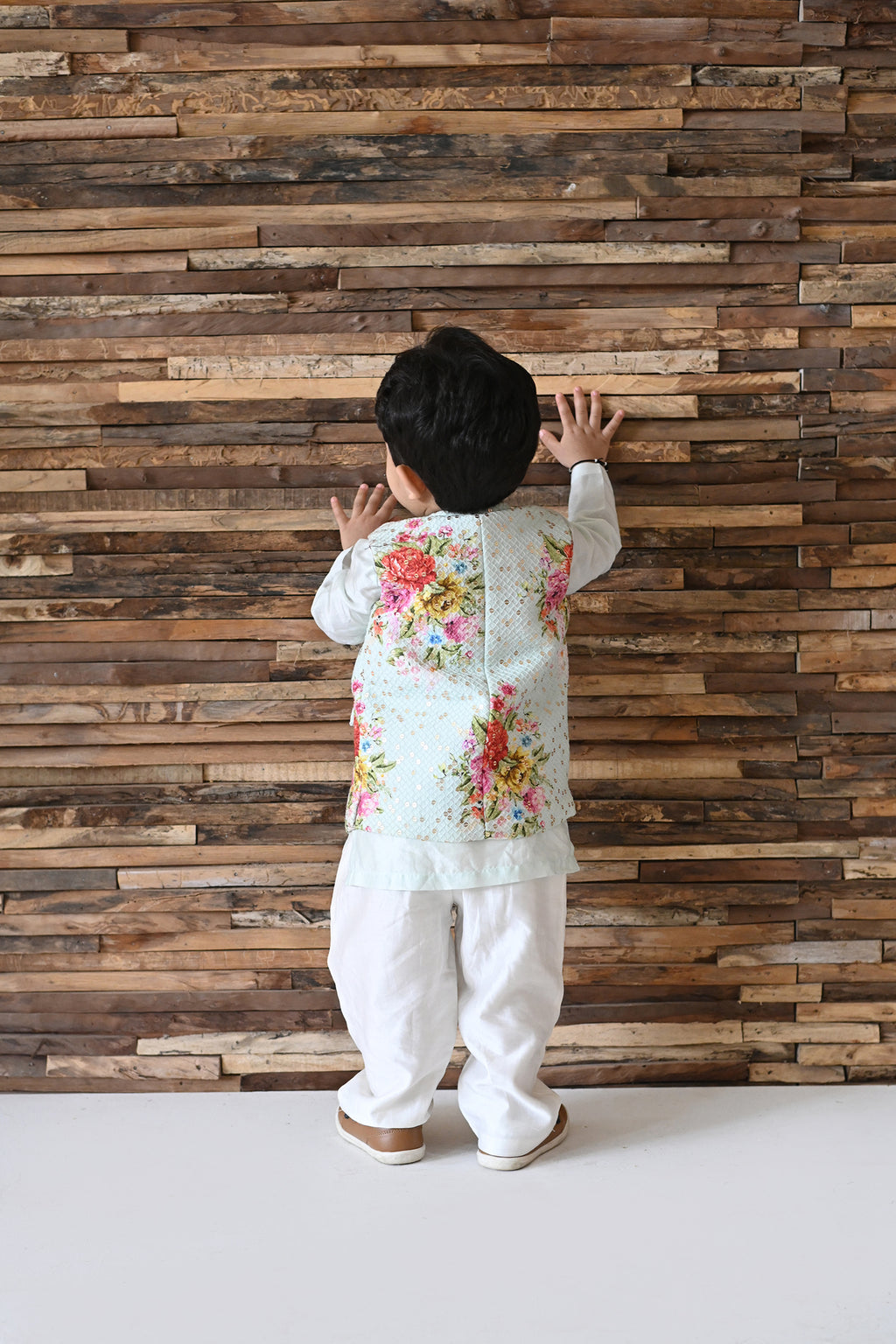 Uday Bandhi, Kurta And Pyjama Set-Sky Blue Floral Bunch