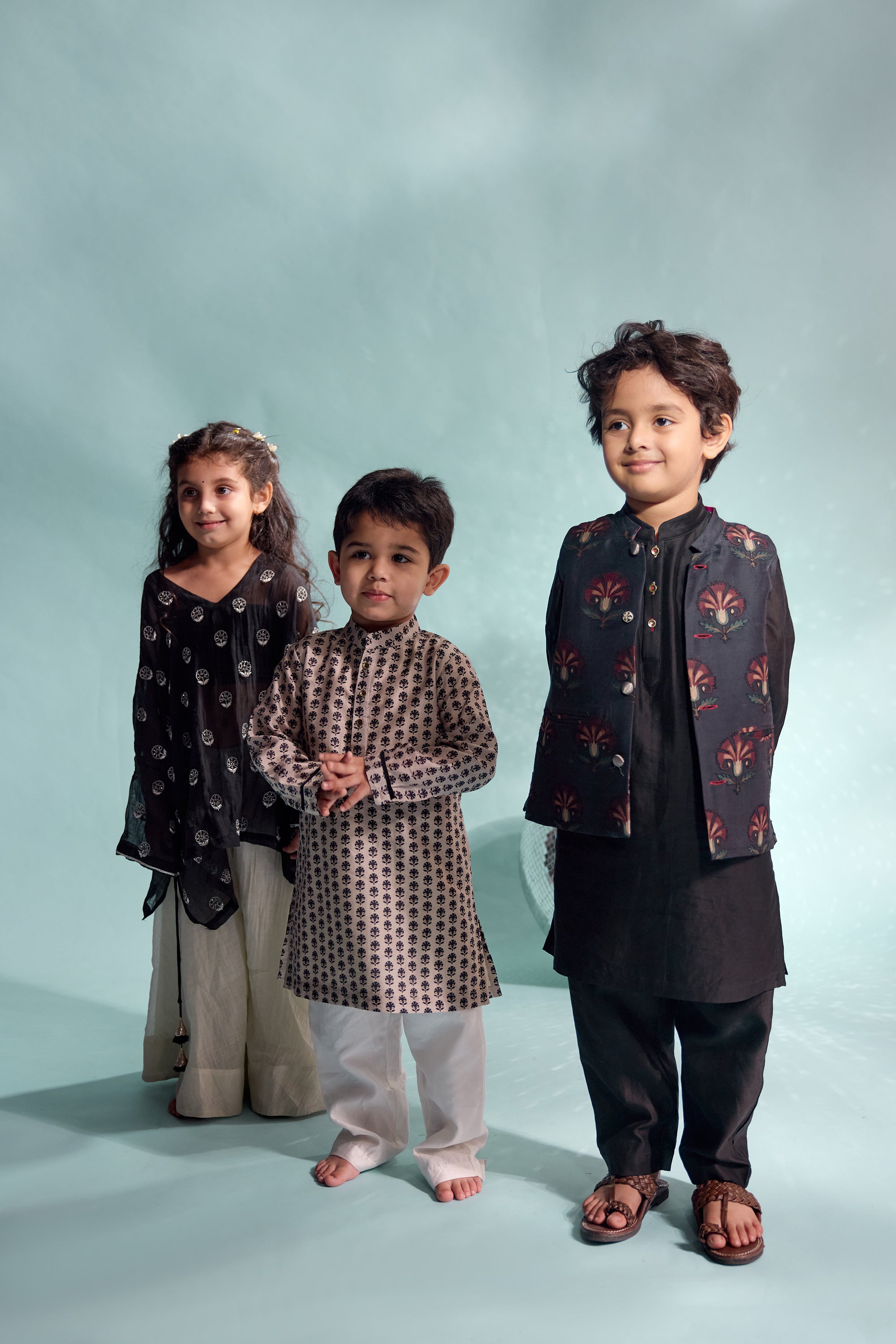 Chaand Chakor Kaftaan Set 001