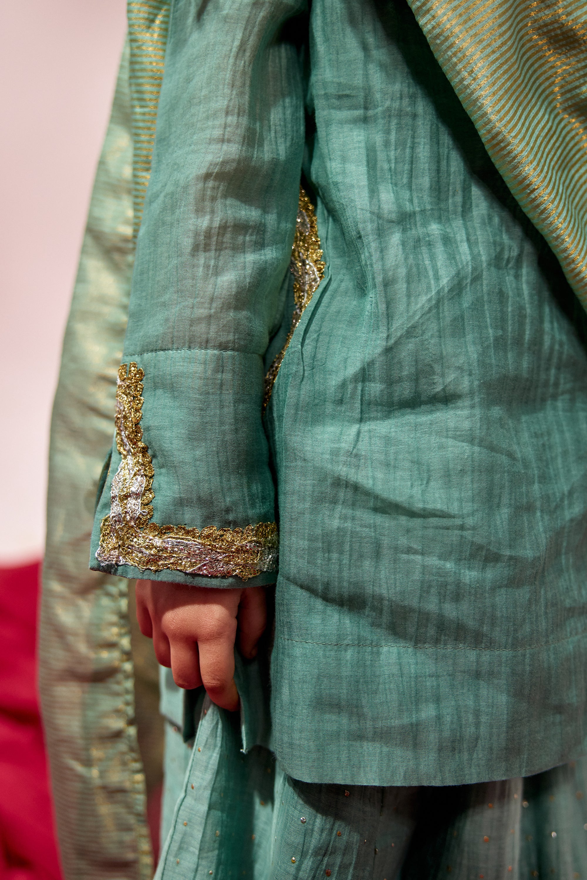 Mahi Sharara Set