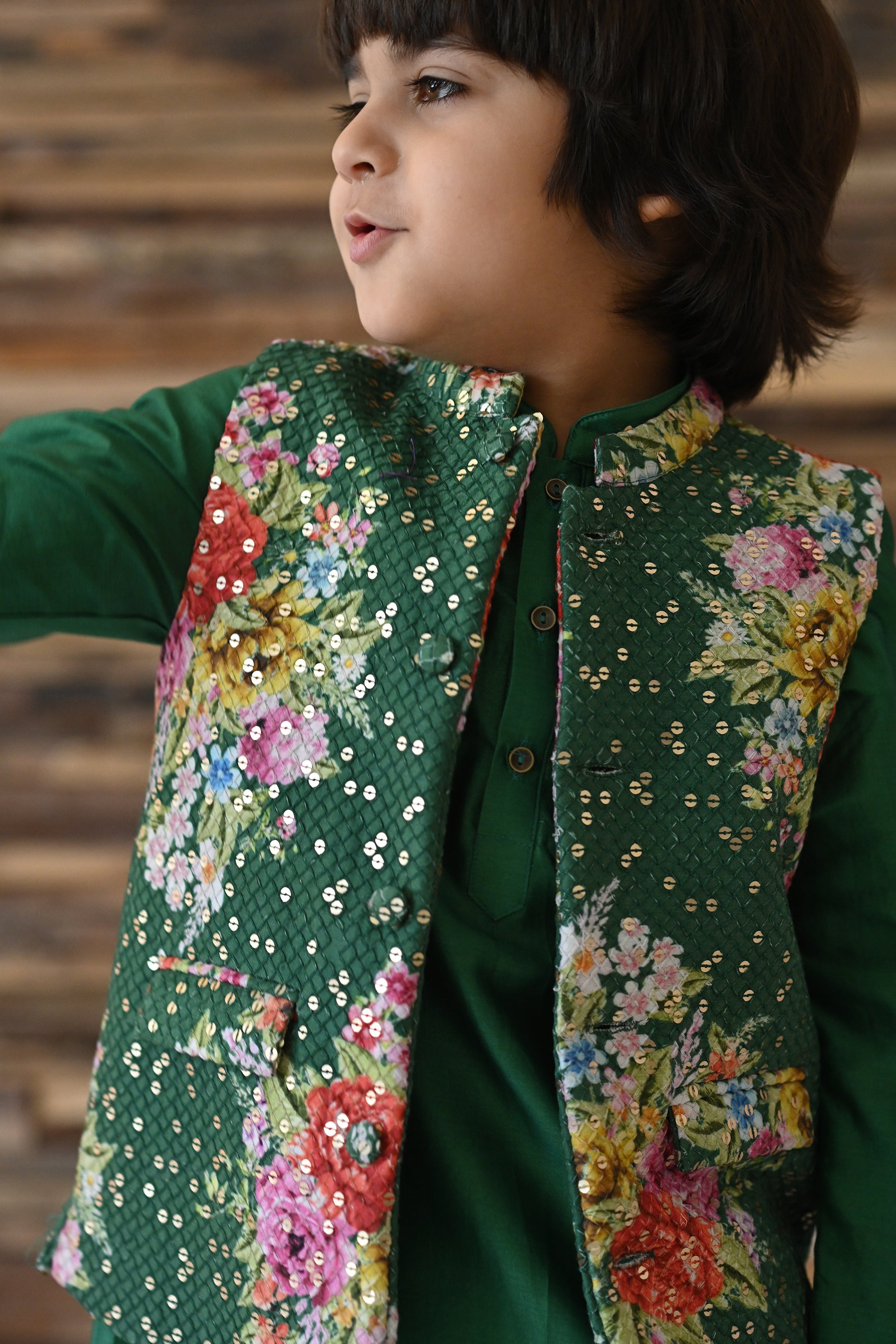 Abeer Bandhi, Kurta And Pyjama Set-Green Floral Bunch