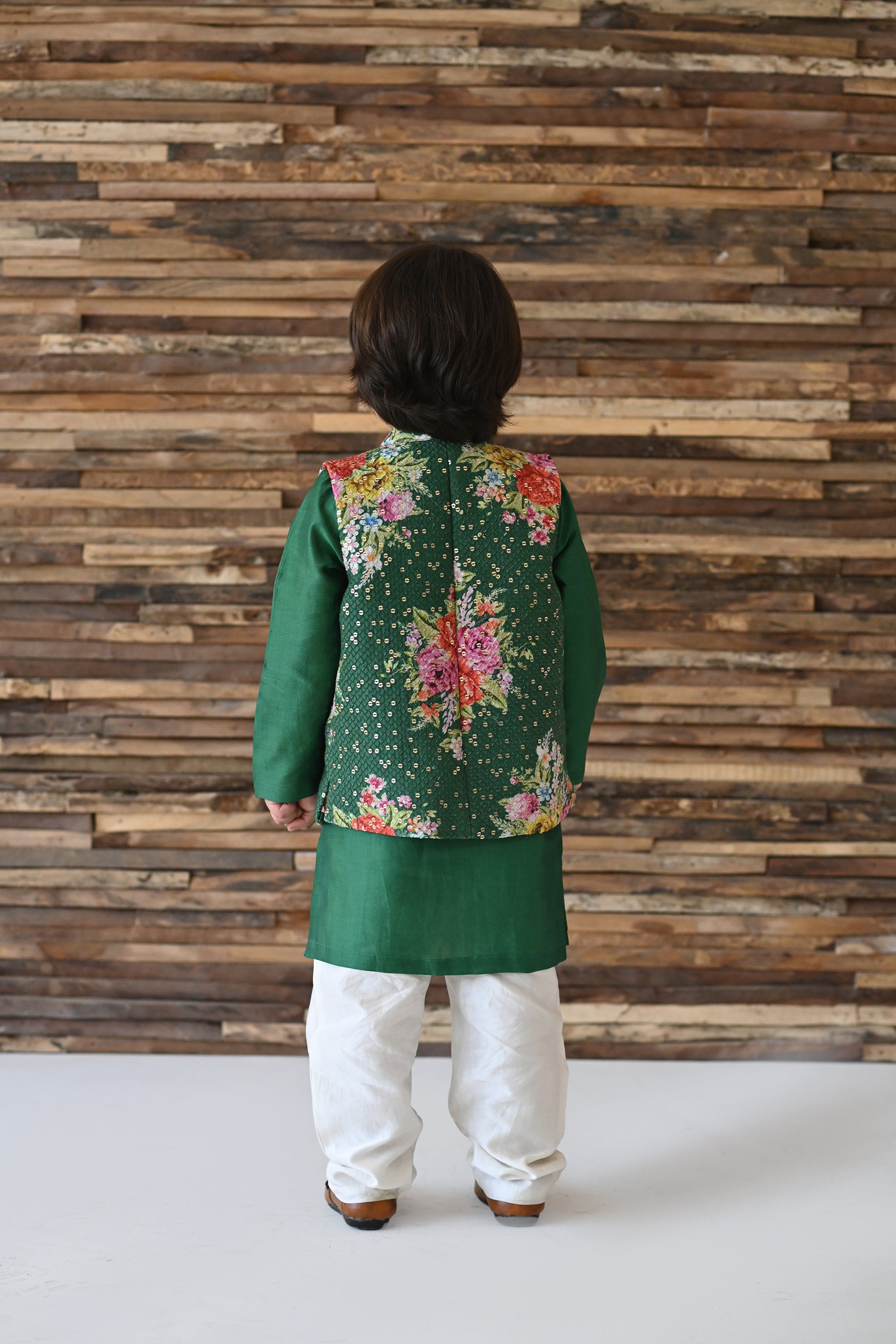 Abeer Bandhi, Kurta And Pyjama Set-Green Floral Bunch