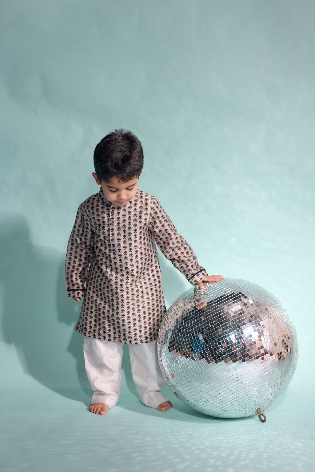 Chaand Chakor Kurta Set