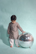Chaand Chakor Kurta Set