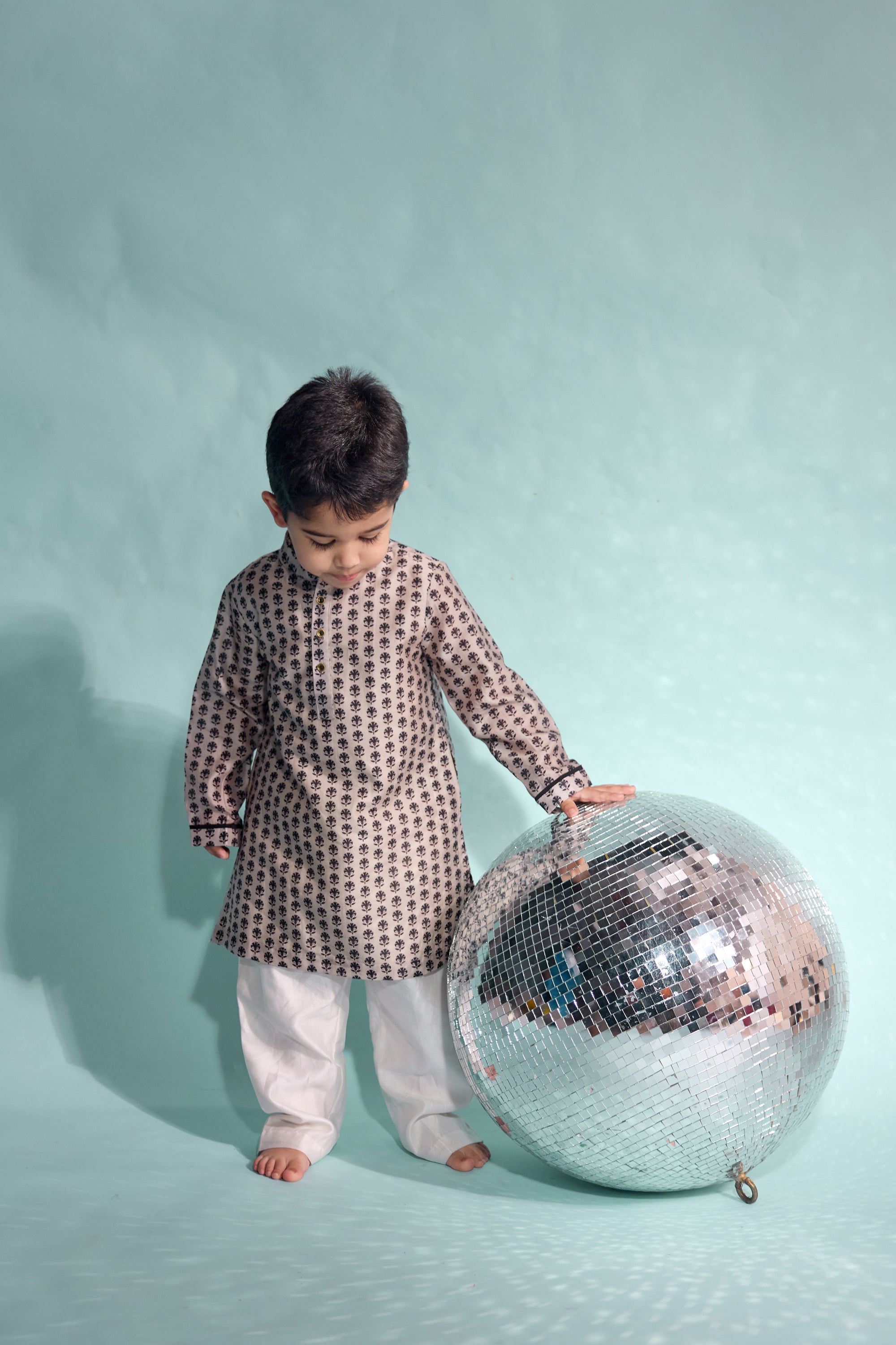 Chaand Chakor Kurta Set