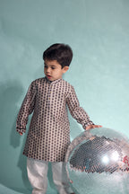 Chaand Chakor Kurta Set