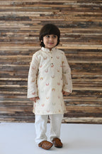 Dilsher Kurta And Pyjama Set- White Chand Tara