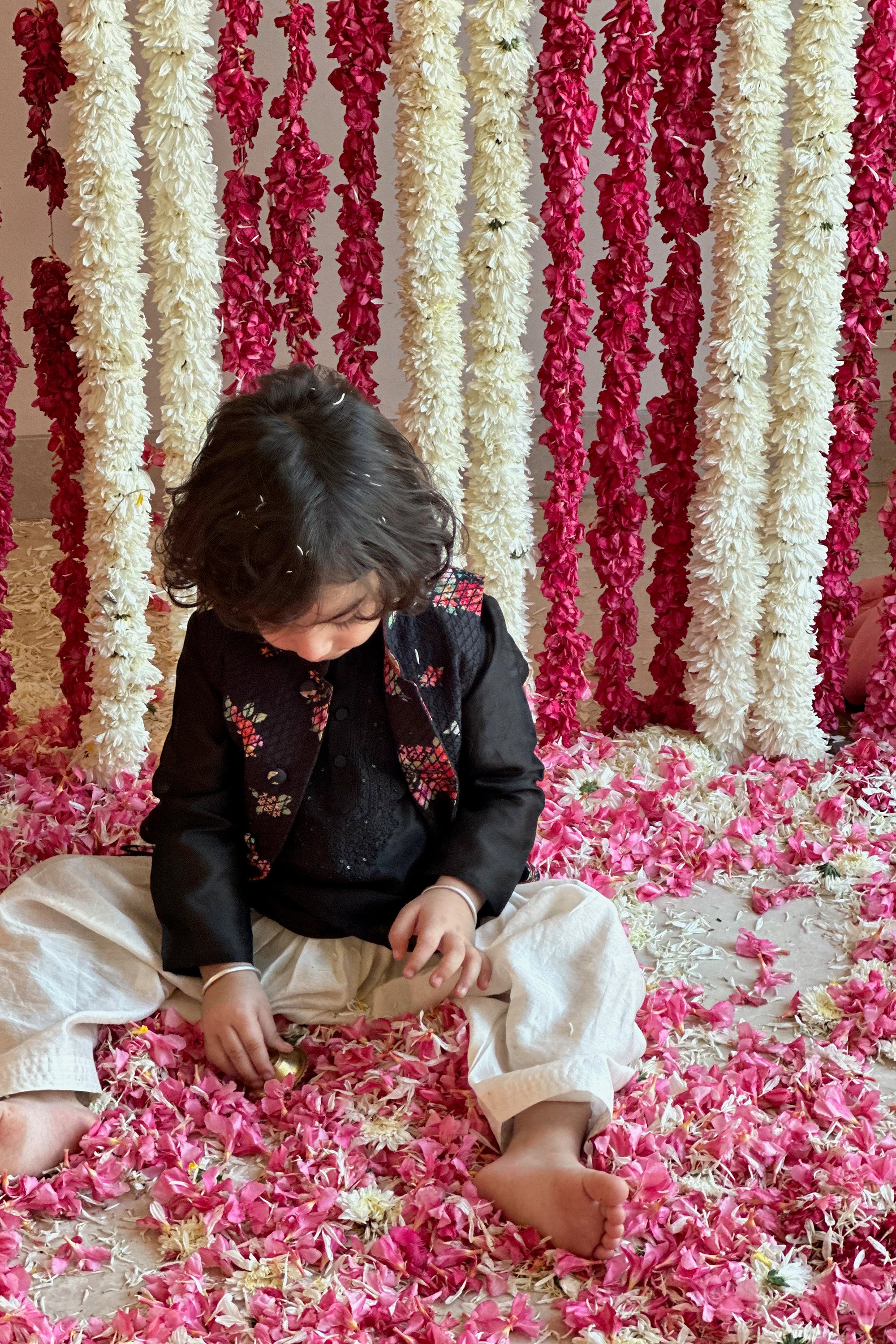 Azai Bandhi Set - Black Nishat Bagh