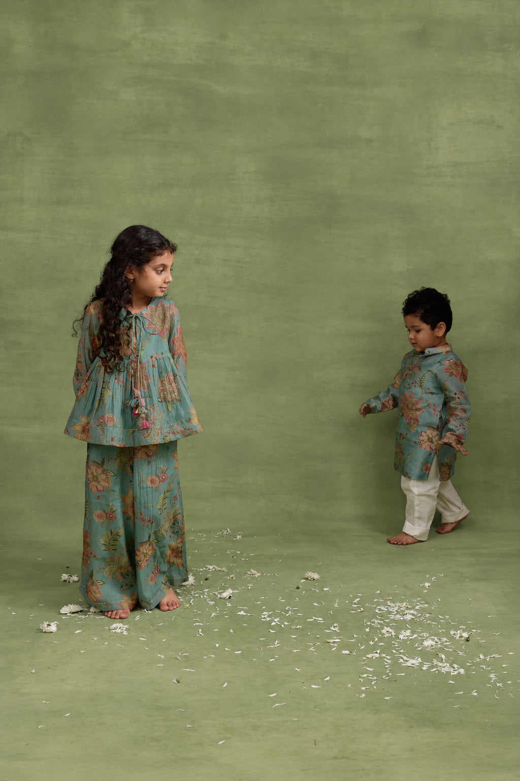 Neer Rambagh Kurta Set