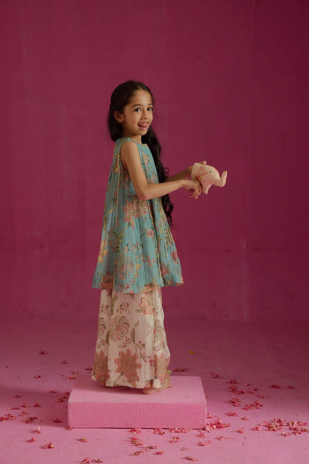 Neer Nahar Kurta Set