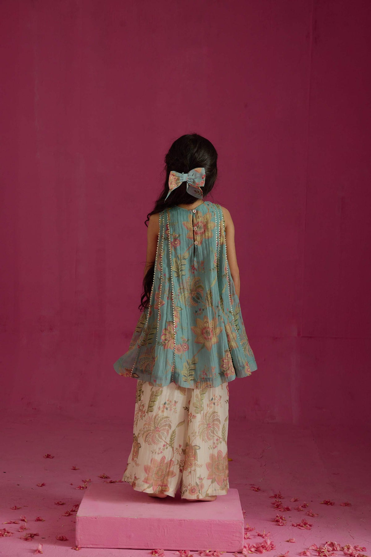 Neer Nahar Kurta Set