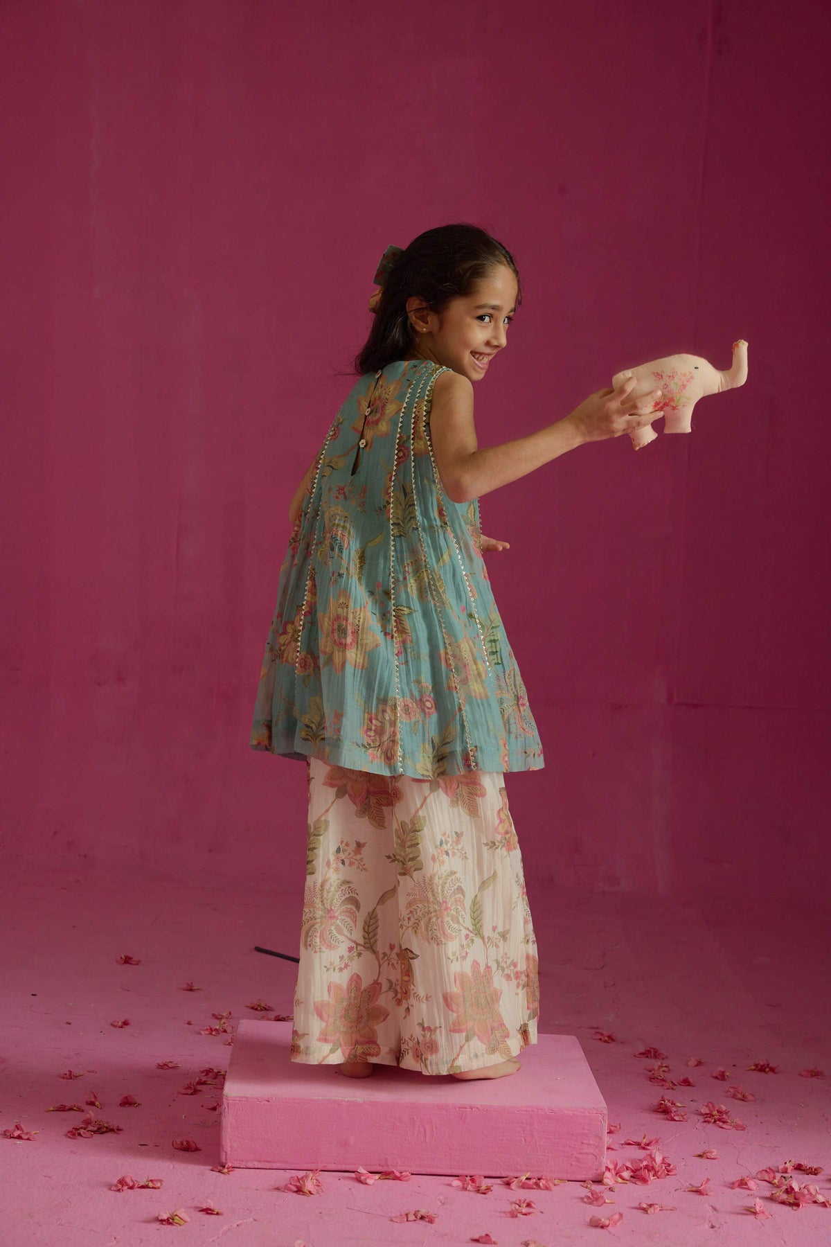 Neer Nahar Kurta Set